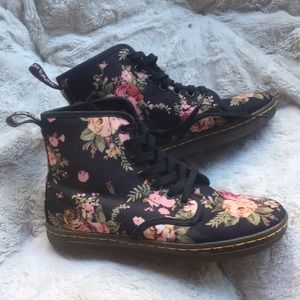 Dr. Martens Shoreditch in Floral Canvas